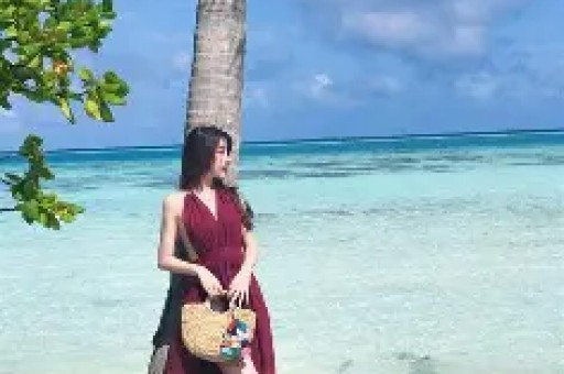 一天3个瓜！女星被大佬操控、顶流恋情曝光杨颖被牵连 个个大瓜