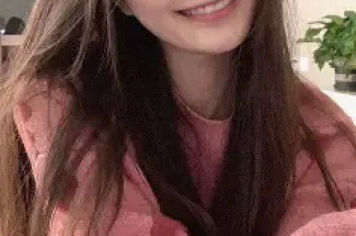 网红丹丹再翻车!印度火车没座位被她夸成一家团圆神设计！