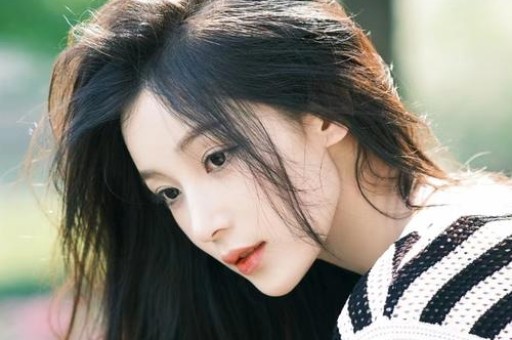 斗鱼女主播忘关摄像头私密画面流出！虚假人设彻底翻车